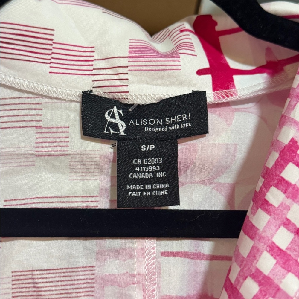 NWT Alison Sheri Pink Patterned Button-Up Top - Picture 3 of 9